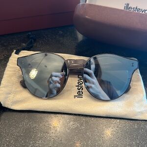 Illesteva Marianne Sunglasses